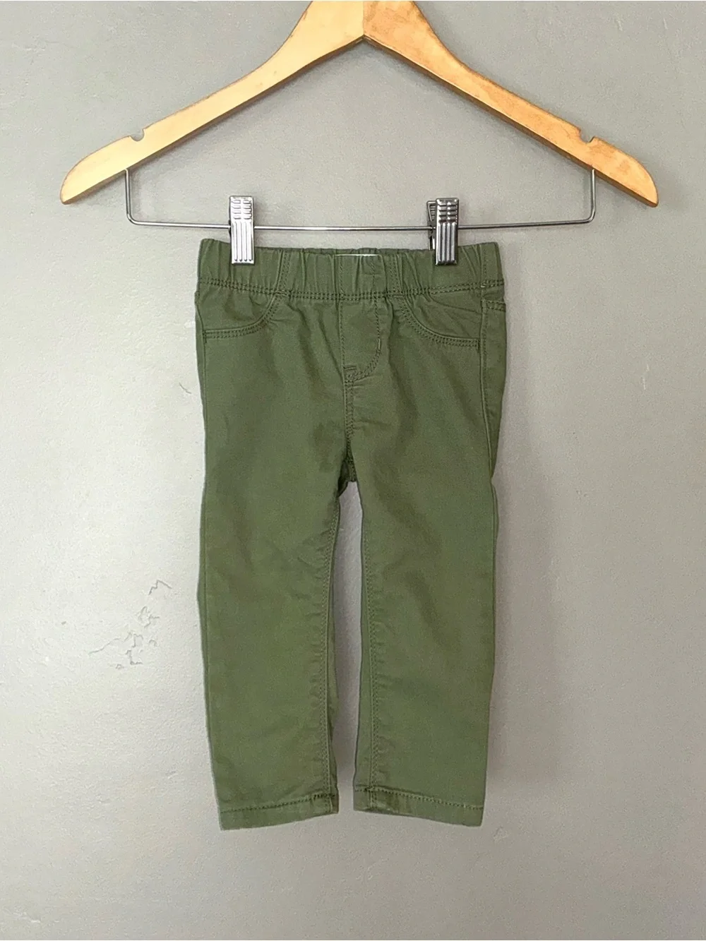 Old Navy 18-24M Olive Army Green Khaki Toddler Pants Classic Preppy Fall Moto